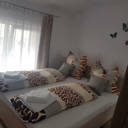 Guest house Pensiunea Doce *